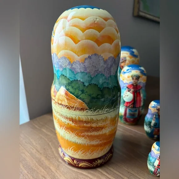 2010 Ukrainian Nesting Dolls Set of 7 Matryoshka in Traditional Costume Kyiv GUC - Picture 8 of 9